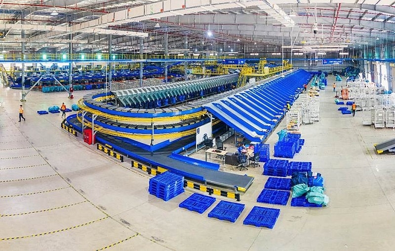 Big race for investment in e-commerce logistics